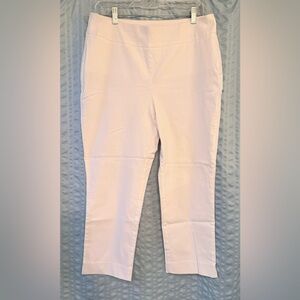 Chico's So Slimming White Cropped Pants size  1.5 or 10